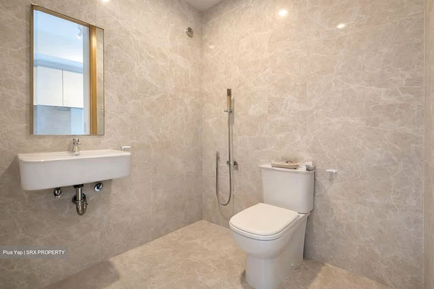6 Derbyshire (D11), Condominium #570600741